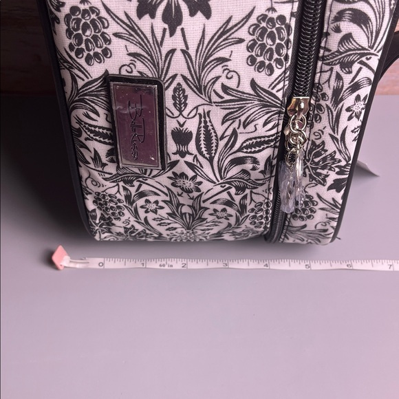 Bella Russo Black White Floral Flower Cosmetic Bag Case NWT - Picture 13 of 13